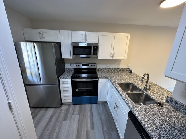 Building Photo - 4701 Courtney Ln