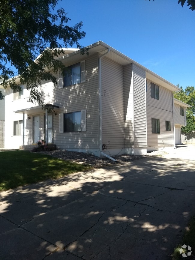 Building Photo - 1318 Galeta Ave