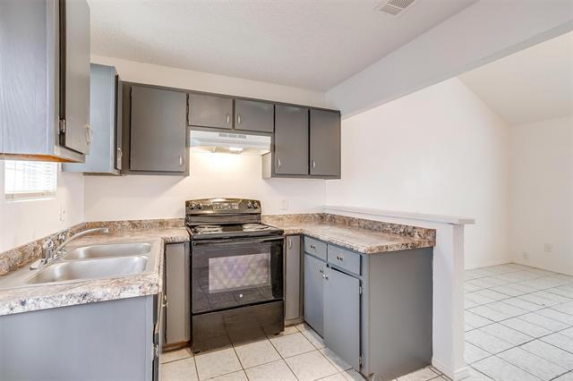 Building Photo - 718 S Perkins St