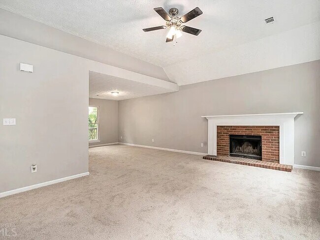 Building Photo - 5646 Hammond Dr NW
