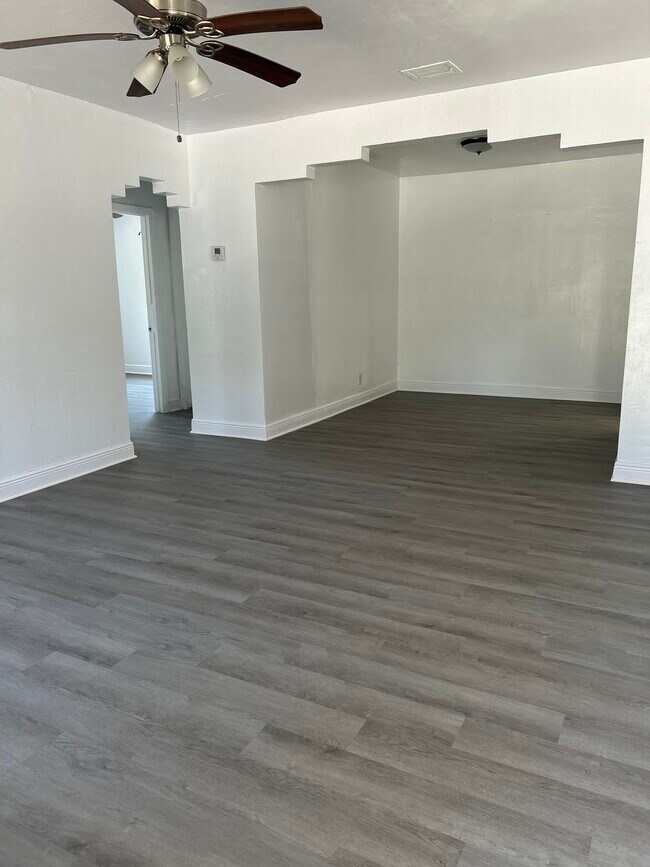 Foto del edificio - 110 NW 69th St
