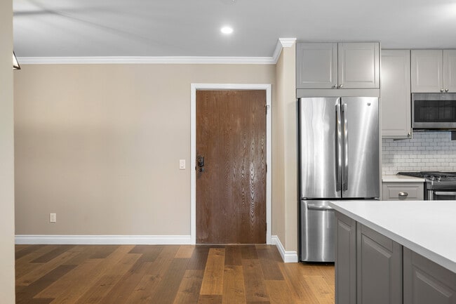 Foto del edificio - 310 N Jackson St