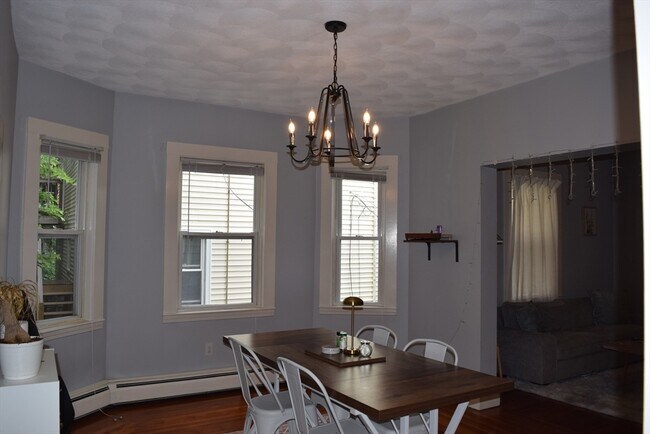 Foto del edificio - 120 Paul Revere Rd