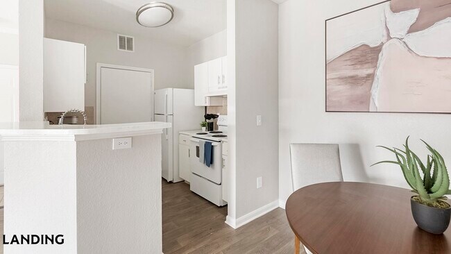 Building Photo - 9835 Fredericksburg Rd