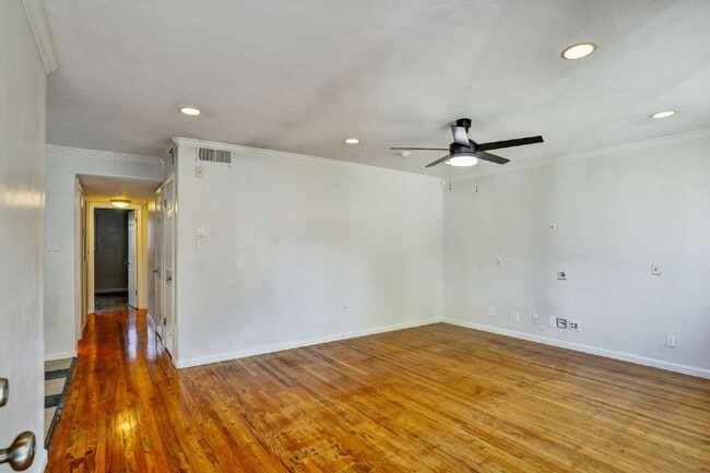 Building Photo - 229 Seabiscuit Dr