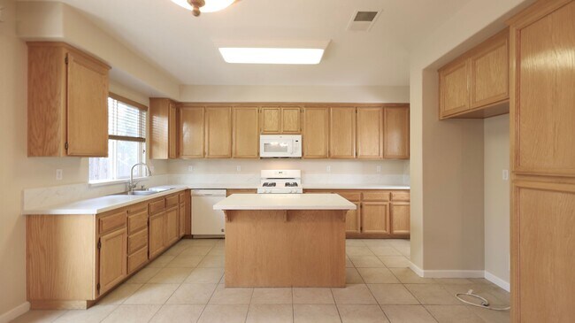 Foto del edificio - New Renovation* Prestigious Spacious 4 Bedroom