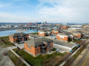 Building Photo - 824 Sycamore St