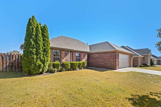 Foto del edificio - Incredible Rental Home - Fenced yard, Pati...