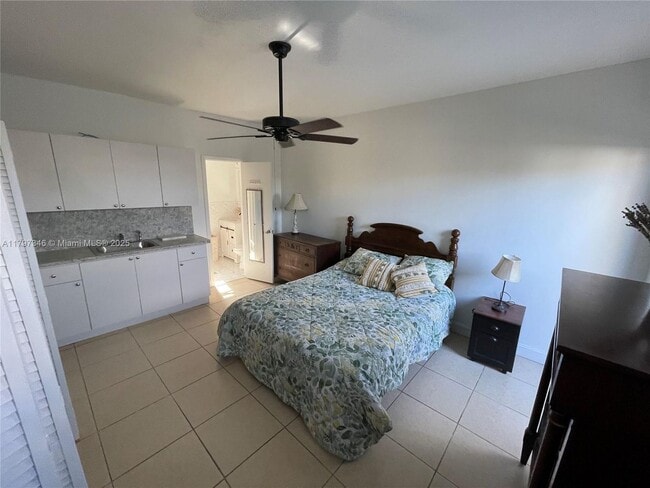 Foto del edificio - Coral Park Estates-0