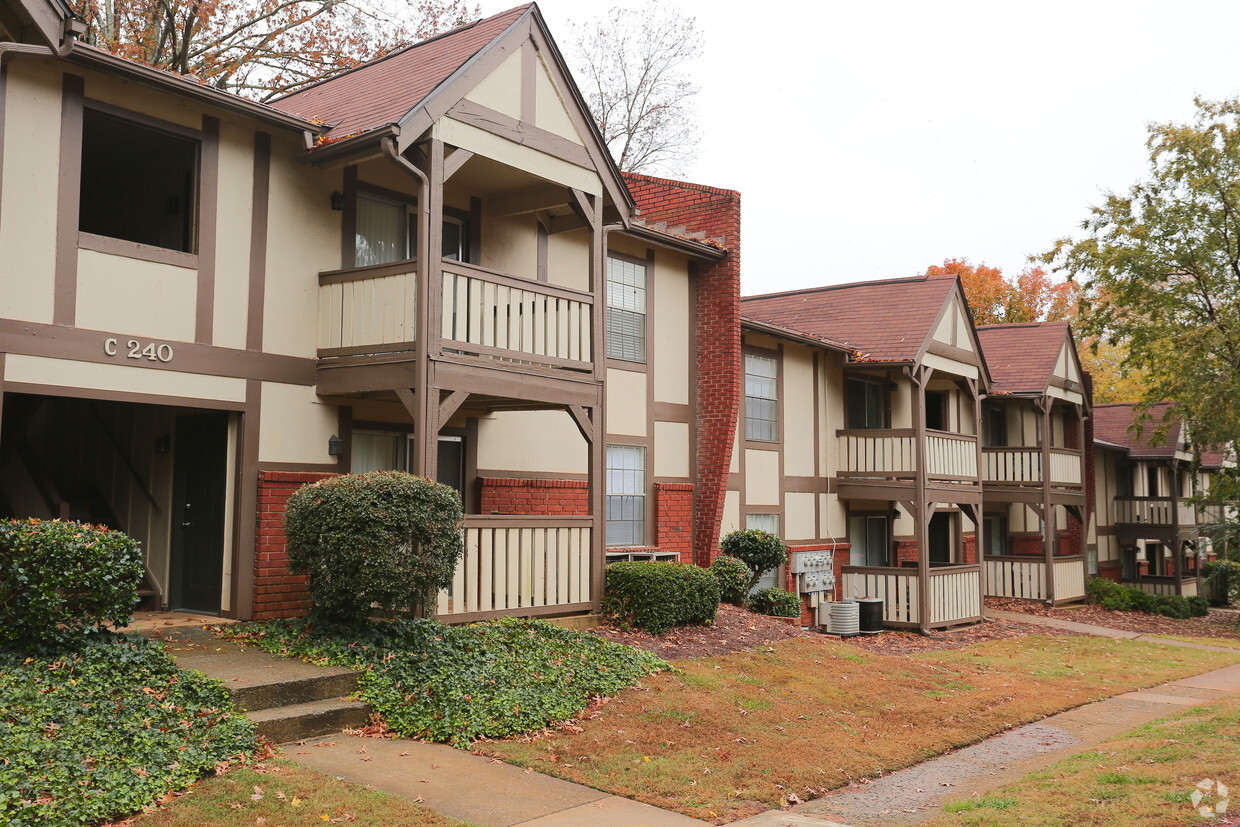 Primary Photo - Cambridge Apartments