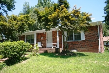 Foto principal - Cute 2 bedroom Ranch in home in Hendersonv...