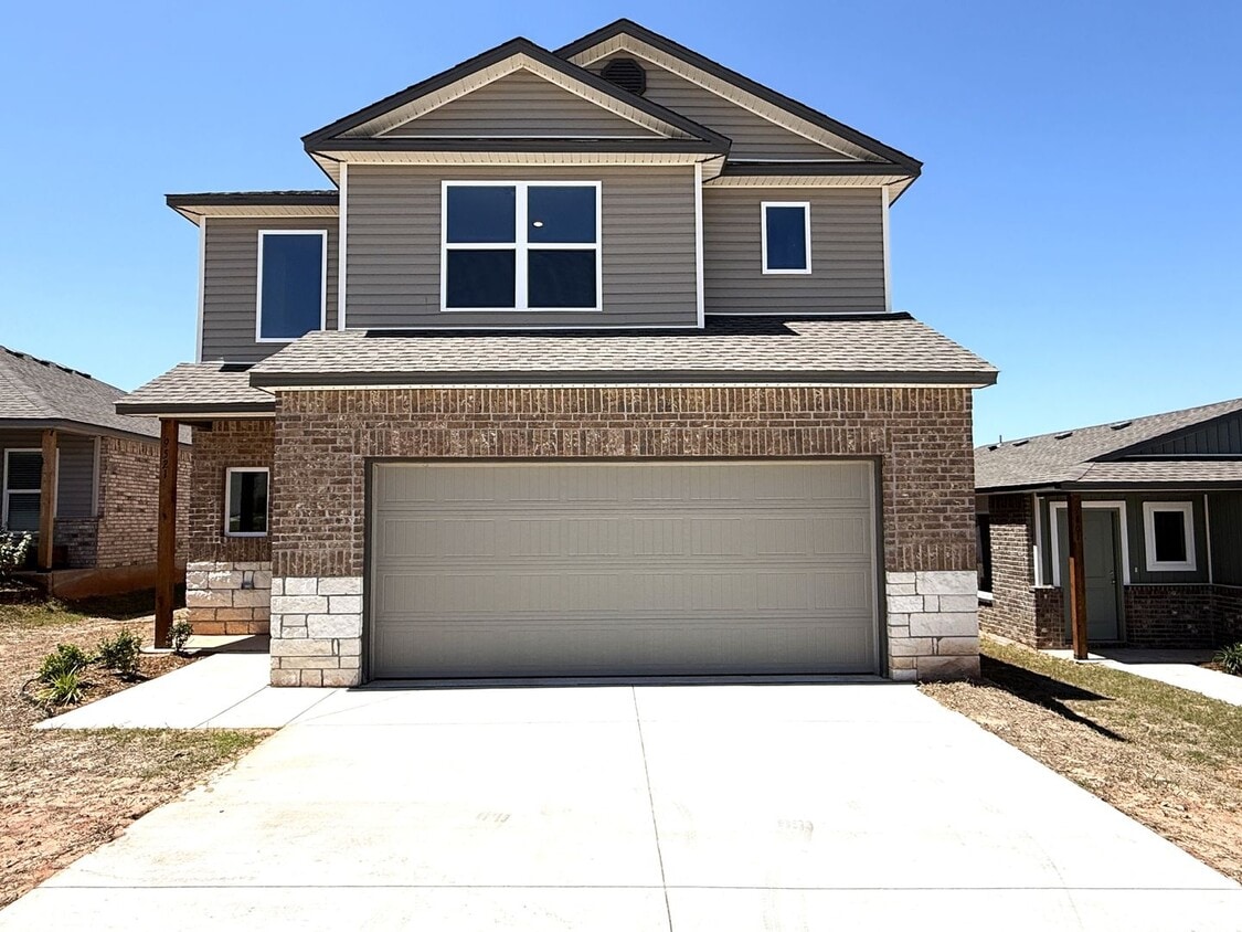 Foto principal - 9521 Stallion Dr