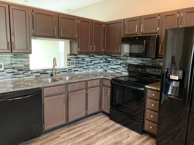 Foto del edificio - 17733 Cedarbrook Dr