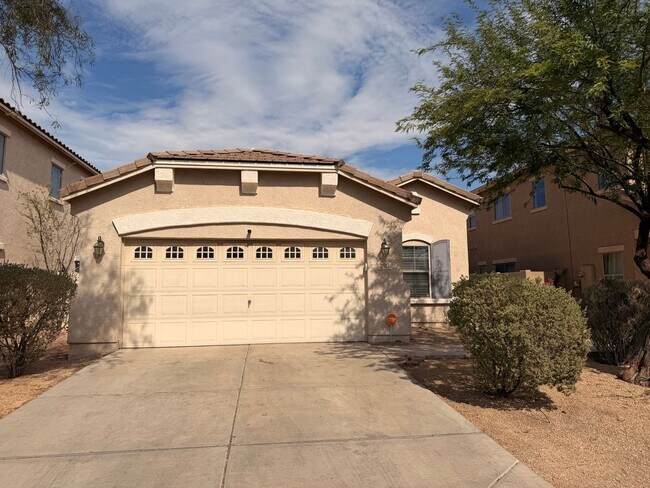 Building Photo - Bright & Spacious 4 Bedroom Home with Modern Finishes