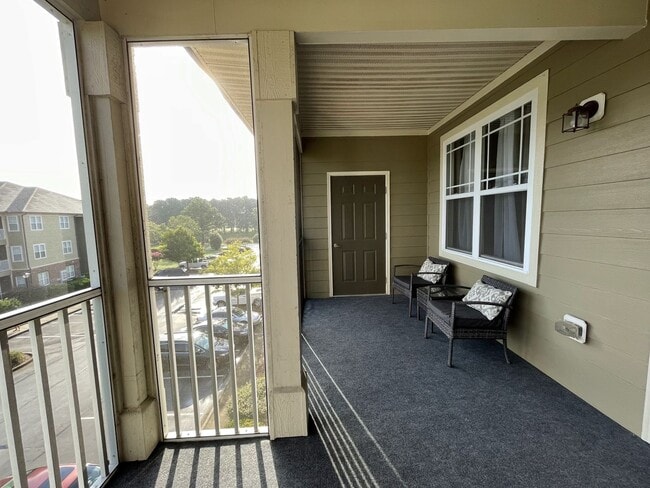 Building Photo - 395 S Crow Creek Dr