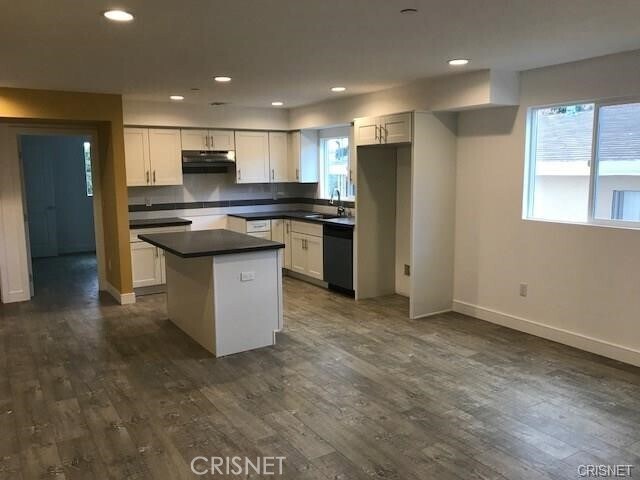 Building Photo - 14228 Sylvan St