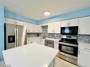 Building Photo - 465 Bald Eagle Dr