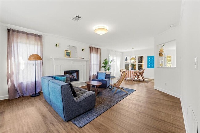 Foto del edificio - 1414 Justin Dr