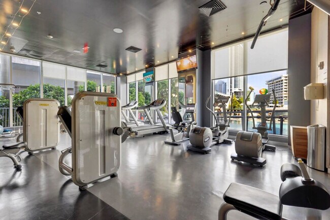 Foto del edificio - 1180 E Hallandale Beach Blvd