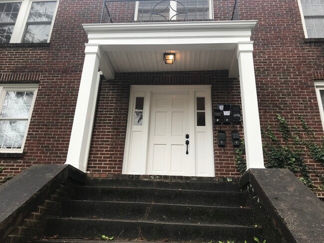 Building Photo - 100 Atwood St