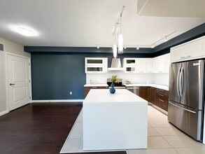 Building Photo - 1310 Nesbitt Dr