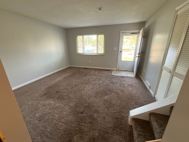 Foto del edificio - Three bedroom 1.5 bath single family home ...