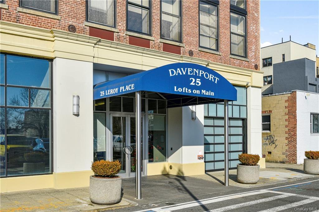 25 Leroy Pl Unit PH04, New Rochelle, NY 10805 Condo for Rent in New