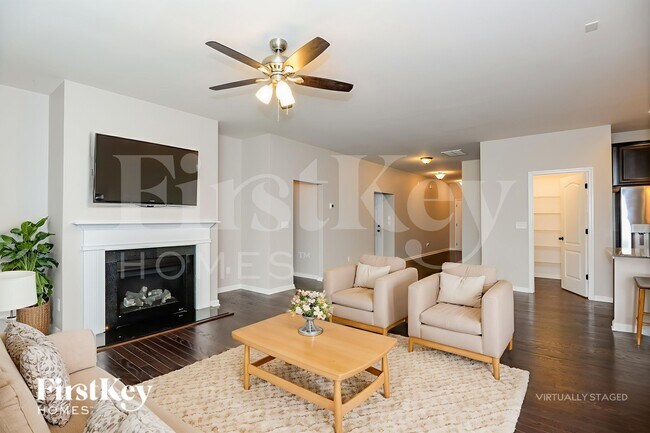 Foto del edificio - 618 Gardenbrook Trl