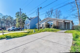 Building Photo - 16972 W Ivanhoe St