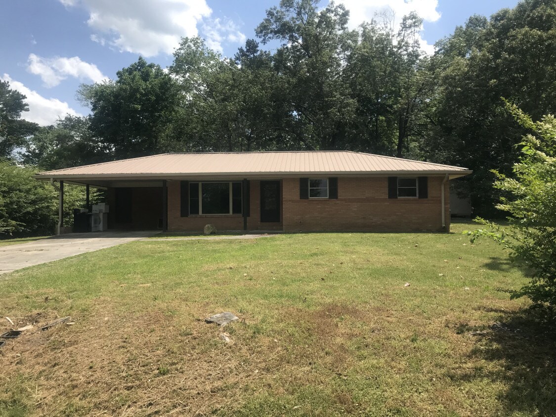 Building Photo - 451 Plainview
