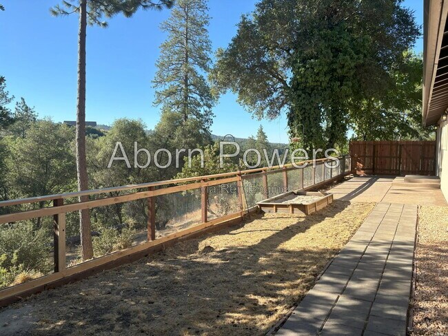Foto del edificio - 5791 Forest Lake Rd