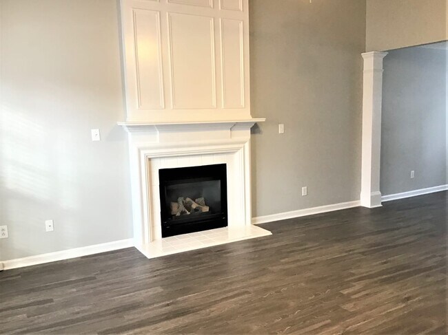 Building Photo - 5207 Little Sandy Dr