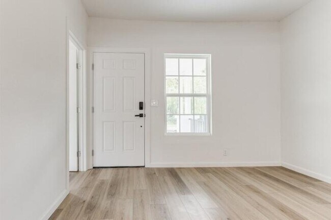 Foto del edificio - 2330 SW 24TH