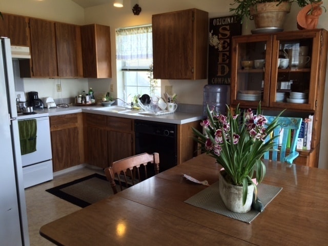 Primary Photo - Awesome 4 Bedroom 2 Bath Townhome - Bike t...