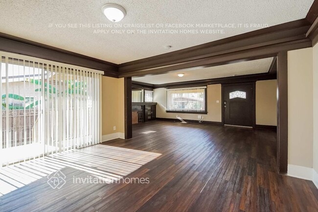 Building Photo - 754 N Kenmore Ave