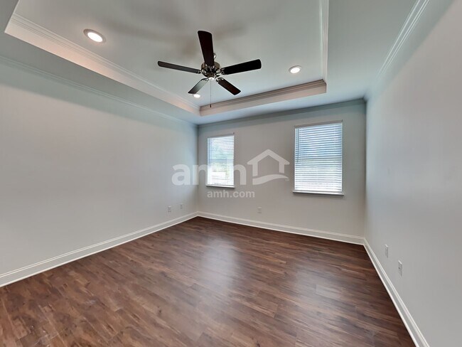 Foto del edificio - 5233 Blue Mountain Dr