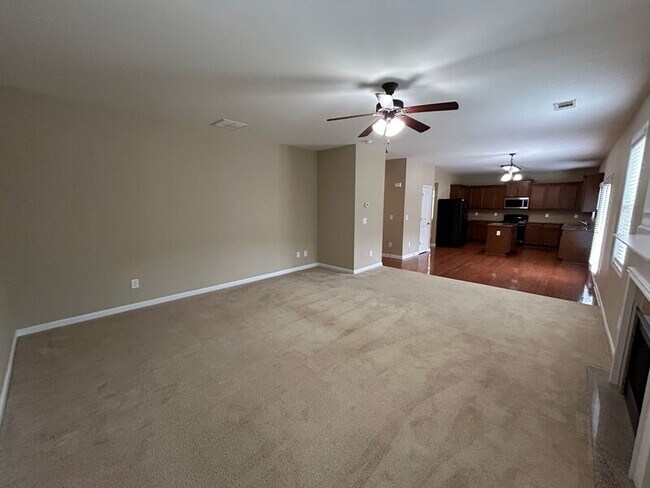 Foto del edificio - 3365 Earhart Way