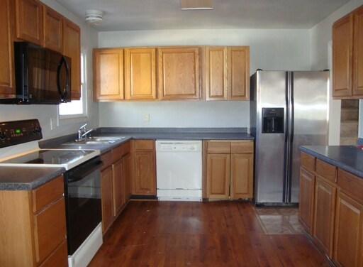 Building Photo - 205 Eastfield Ct