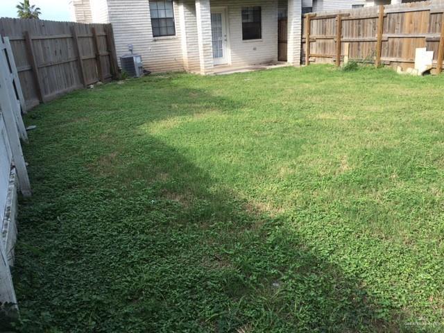 Foto del edificio - 22 Charleston Dr