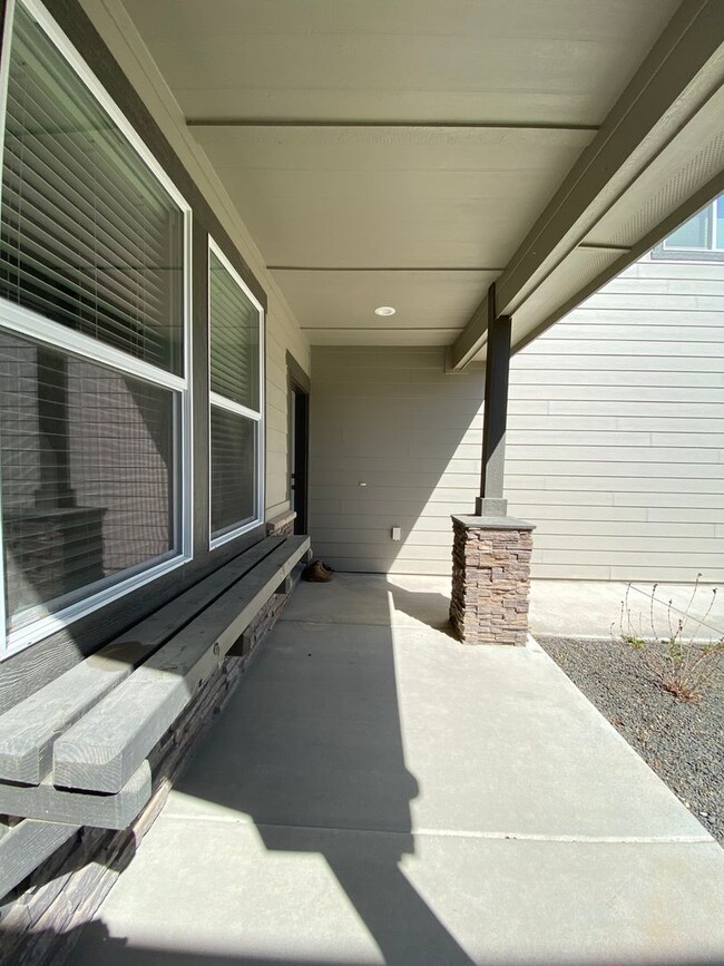 Building Photo - Lovely 5 Bed 4 Bath South East Boise Home ...