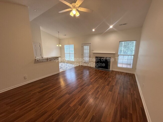 Foto del edificio - 156 Huron Ct