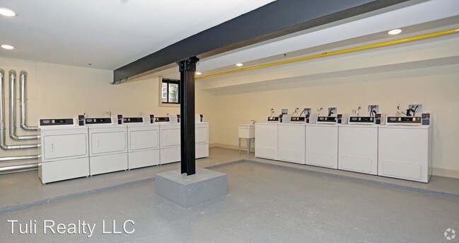 Building Photo - 9201 Bergen Blvd