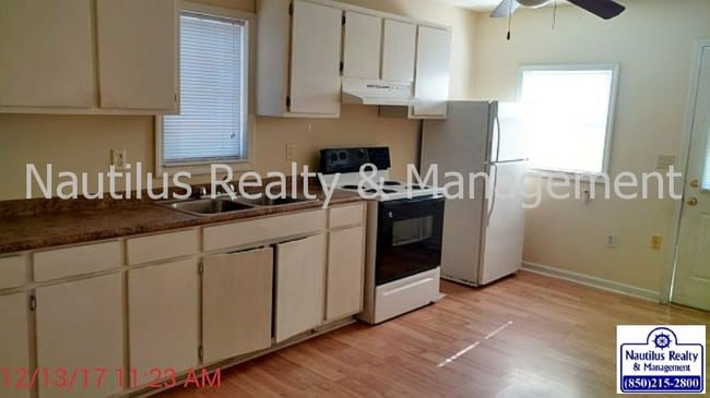 Foto del edificio - 2711 E 6th Pl