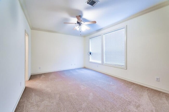 Building Photo - 845 Rosine St