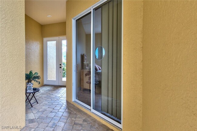 Building Photo - 3748 Kent Dr