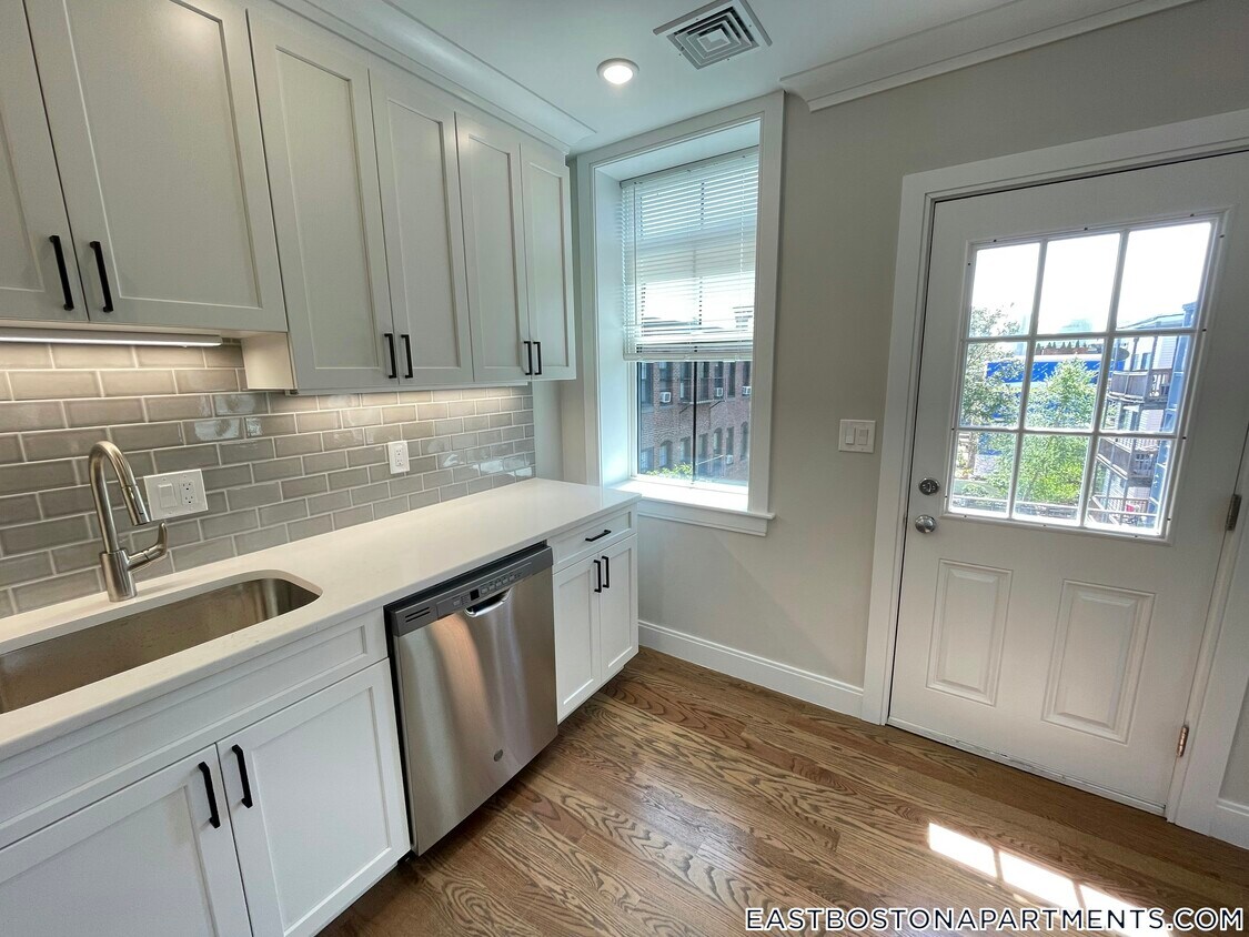 Foto principal - 191 Porter St
