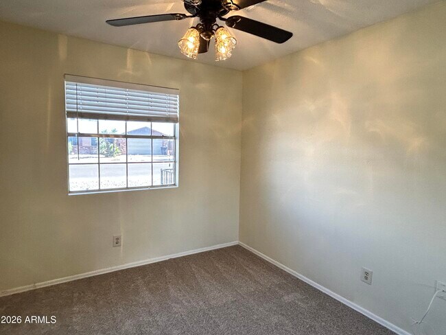 Building Photo - 9002 W Malapai Dr