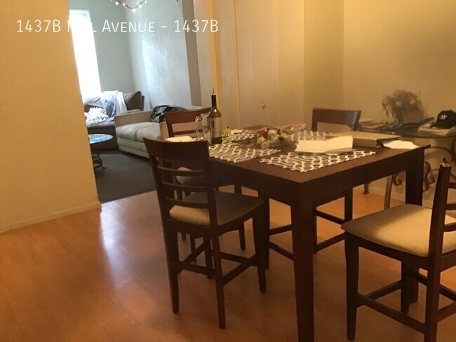 Foto del edificio - 1437 Neil Ave