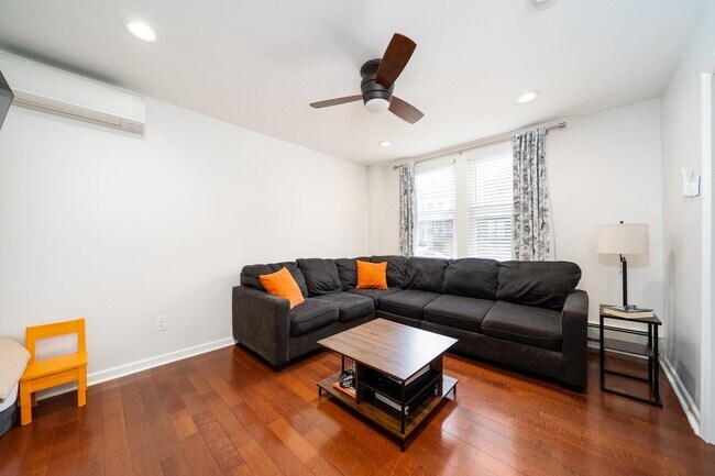 Foto del edificio - 67A Columbia Ave