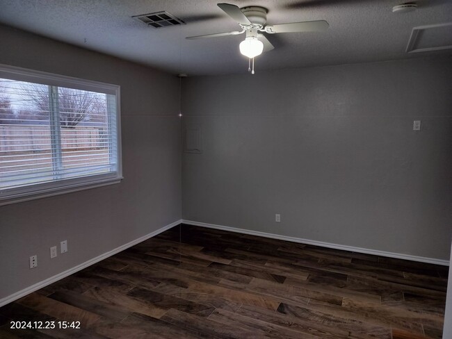 Foto del edificio - 1 bedroom apartment in Edmond, OK with cen...